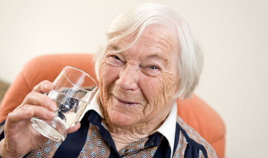 Richtig trinken bei Inkontinenz