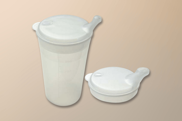 Bestseller Trinkhilfen Schnabeltasse mit kurzem und langem Mundstück (Wechseldeckel)