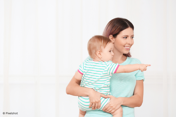 Belastungsinkontinenz / Stressinkontinenz Mutter mit Baby auf dem Arm